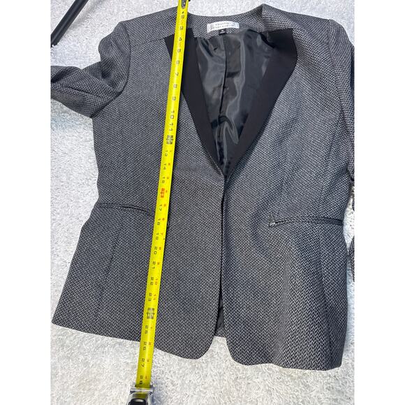 Tahari women’s Gray Blazer Not h Lapel - Picture 9 of 10